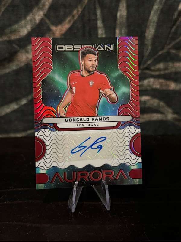 2023-24 Panini Obsidian - Gonçalo Ramos Aurora Red Flood AUTO 5/10 - Portugal