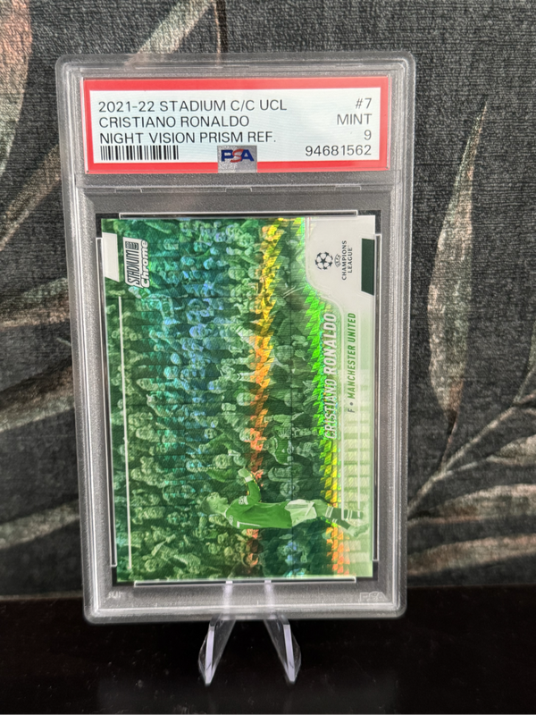 2021-22 Topps - Cristiano Ronaldo Night Vision Prism 11/175 PSA 9