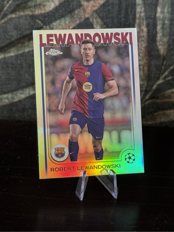 2025 Topps Chrome - Robert Lewandowski Refractor - Barcelona