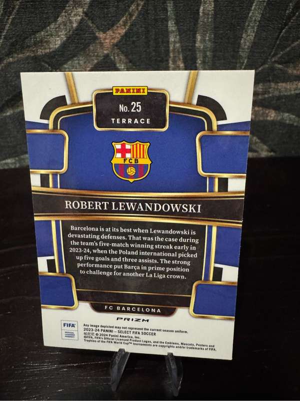 2023-24 Panini Select FIFA - Robert Lewandowski Purple Mojo - Terrance #25