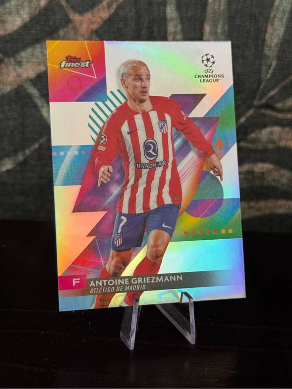2024 Topps Finest - 7 Refractors