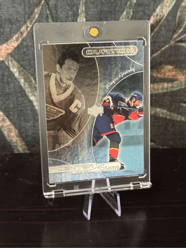 2000 Upper Deck - Wayne Gretzky Oviation Centre Stage #CS4