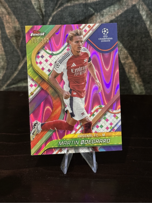 2024-25 Topps Finest - Martin Ødegaard Pink Lava /250 - Arsenal