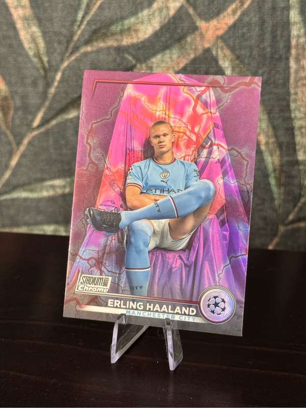 2022-23 Topps Stadium Chrome - Erling Haaland Pink & Red Elecric Charge Refractor - Man City