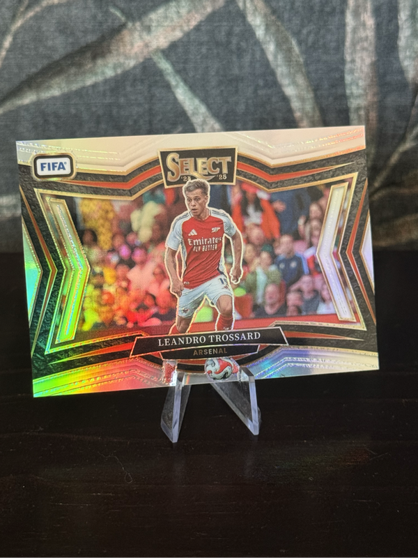 2024-25 Panini Select - Leandro Trossard Field Level Prizm - Arsenal