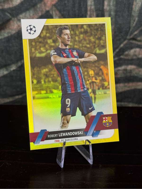 2023 Topps - Robert Lewandowski Yellow Foil 276/299 - Barcelona