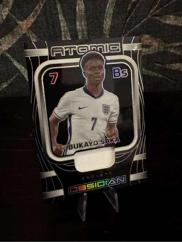 2023-24 Obsidian - Bukayo Saka - Atomic Patch - England  140/199