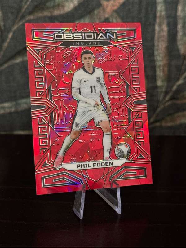 2023-24 Panini Obsidian - Phil Foden Red Crystal /30 - England