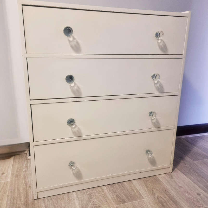 Stylish White Chest of Drawers