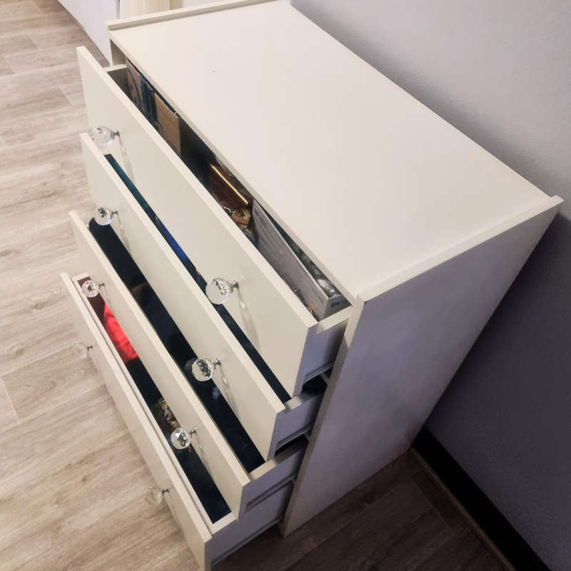 Stylish White Chest of Drawers