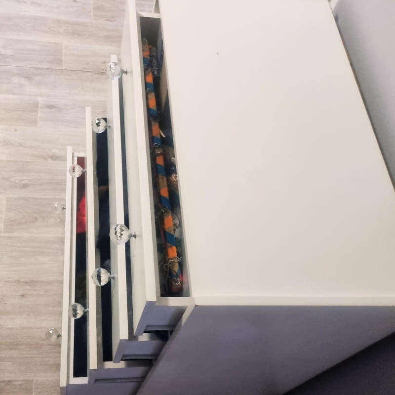 Stylish White Chest of Drawers