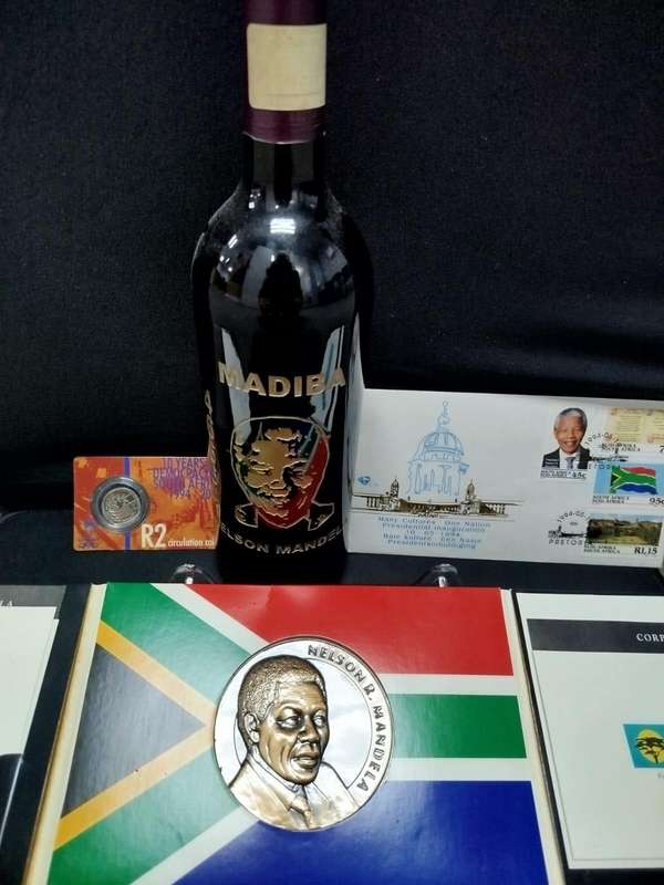 Mandela Legacy Collectors Set  R2 Coin, 1994 FDC, SA Mint Medallion & 46664 Wine