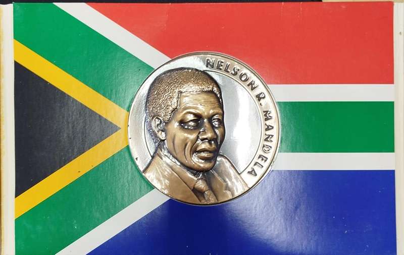 Mandela Legacy Collectors Set  R2 Coin, 1994 FDC, SA Mint Medallion & 46664 Wine