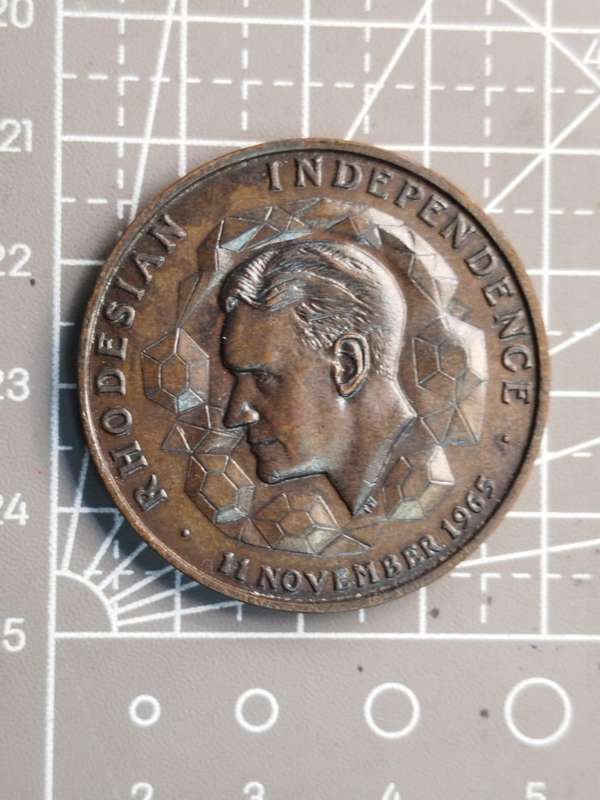  1965 Rhodesian Independence Commemorative Medal  Ian Smith  Original Case  Historic Politic