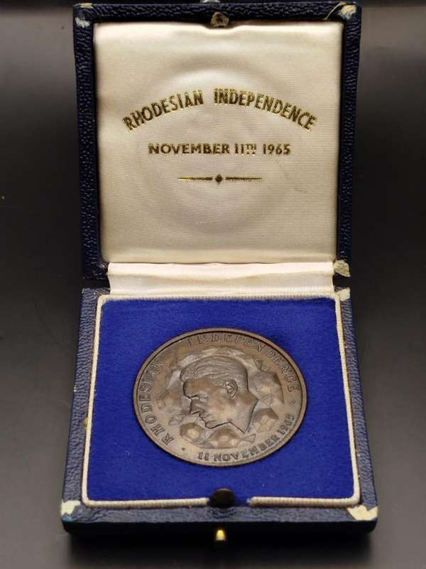  1965 Rhodesian Independence Commemorative Medal  Ian Smith  Original Case  Historic Politic
