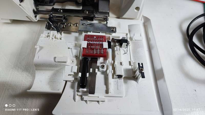 Bernina 1300MDC 5-spool overlocker