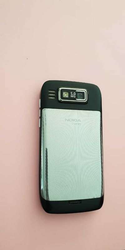 NOKIA E72