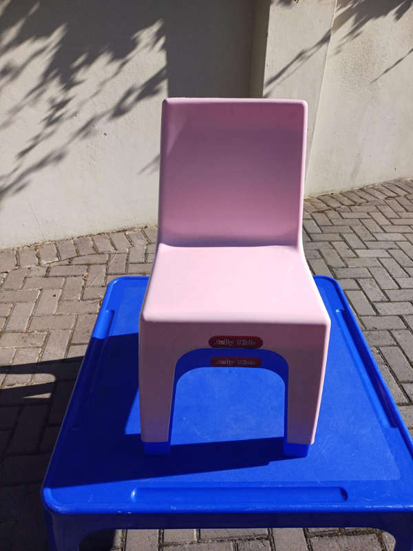 Kids Table and Chairs