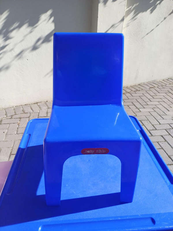 Kids Table and Chairs
