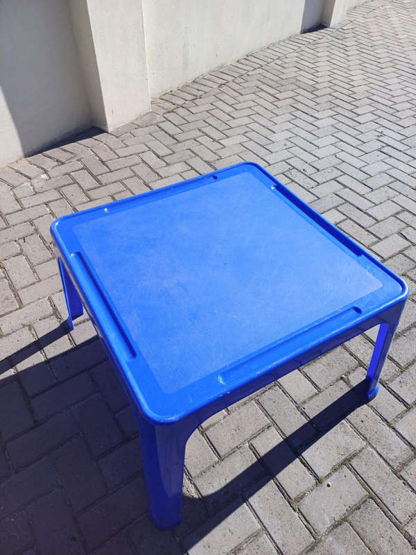 Kids Table and Chairs