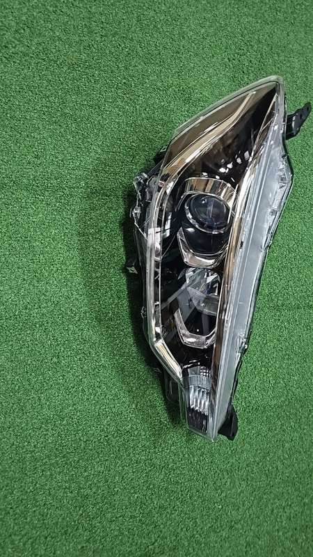SUZUKI ERTIGA HEADLAMPS