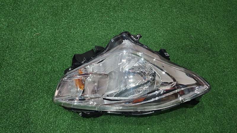 SUZUKI SWIFT R/H HEADLAMP