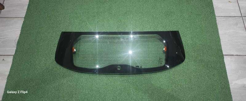 Triberr rear glass