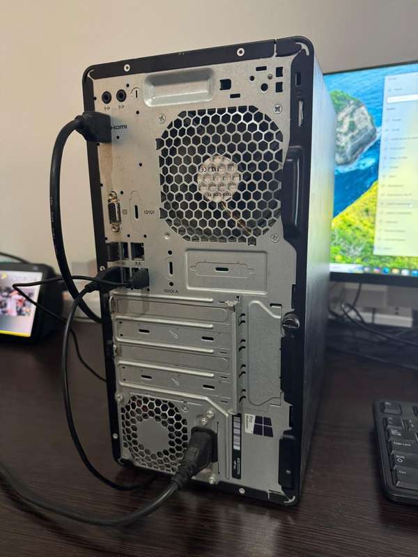 HP 290 G1 Business Desktop (Core i3 7th Gen - Complete Desktop + Monitor + Keyboard + Mouse)