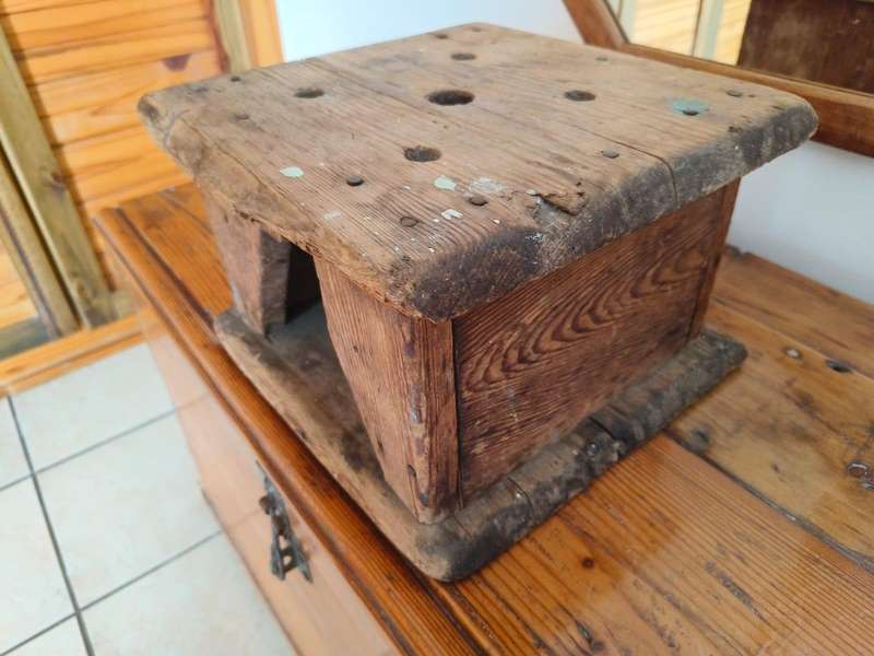 Antique shoe polishing box