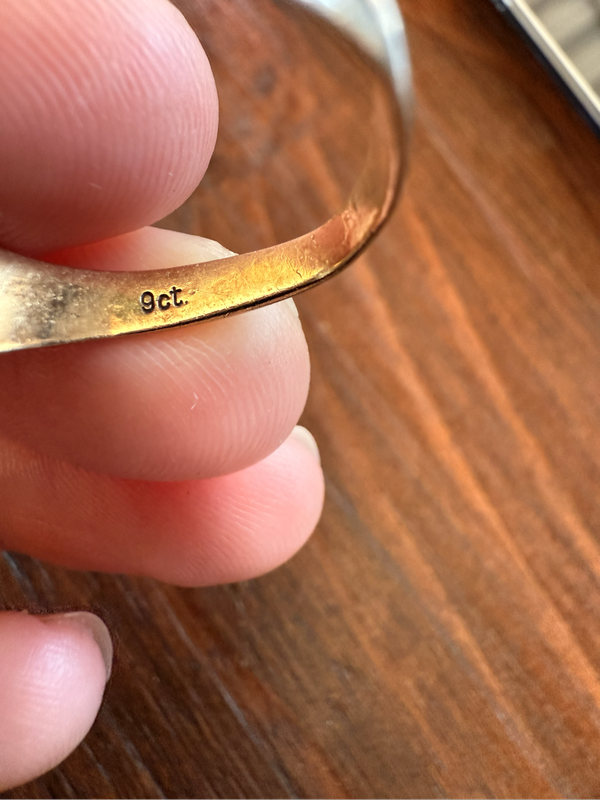 9ct gold ring