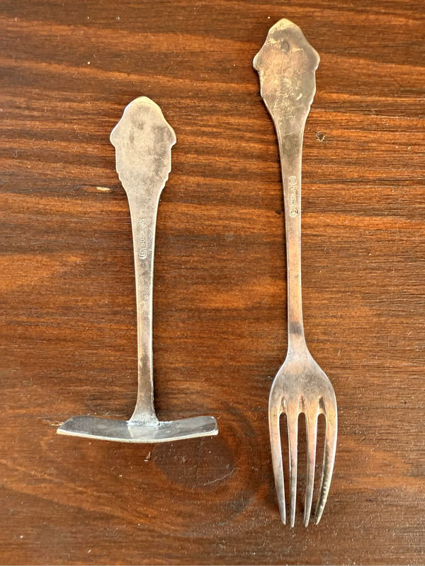 Bruintjie beer silver plated fork and pea pusher