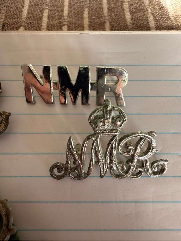NMR uniform buttons and pins