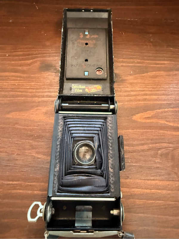 Zeiss Ikon bellow camera