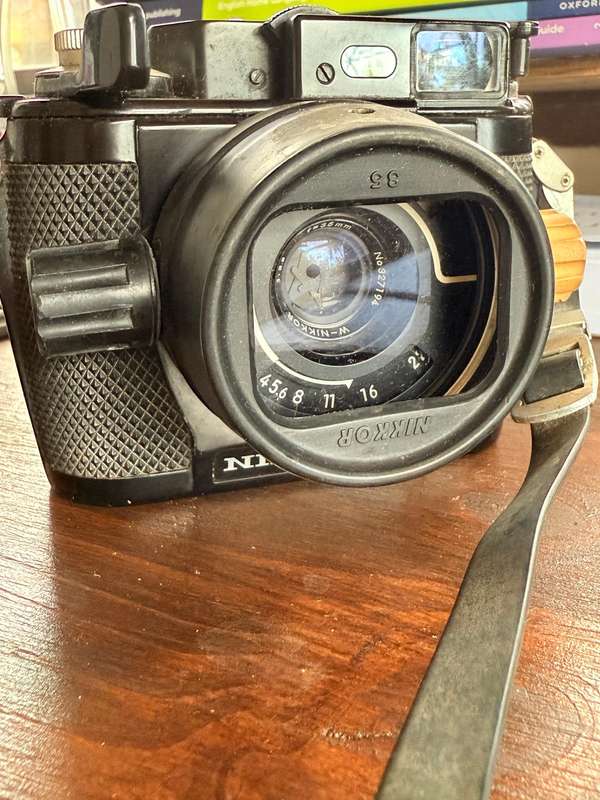 Nikonos ll 1968 35mm Underwater camera (amphibious)