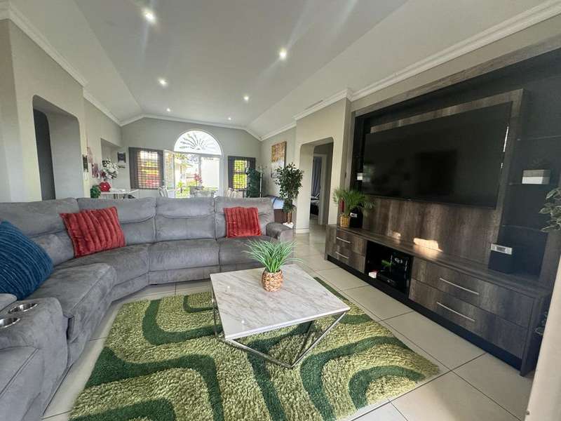 Villa Caylee Caribbean Estates - Various full weeks & weekends available - 8 Sleeper