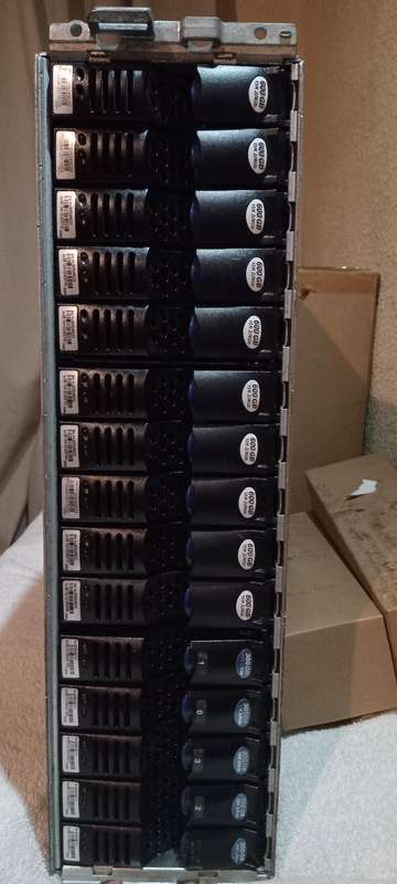 Emc ktn-stl4 storage array 15 channel with 15 hard-drives