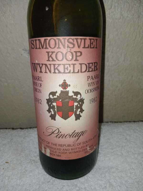 1982 pinotage red whine