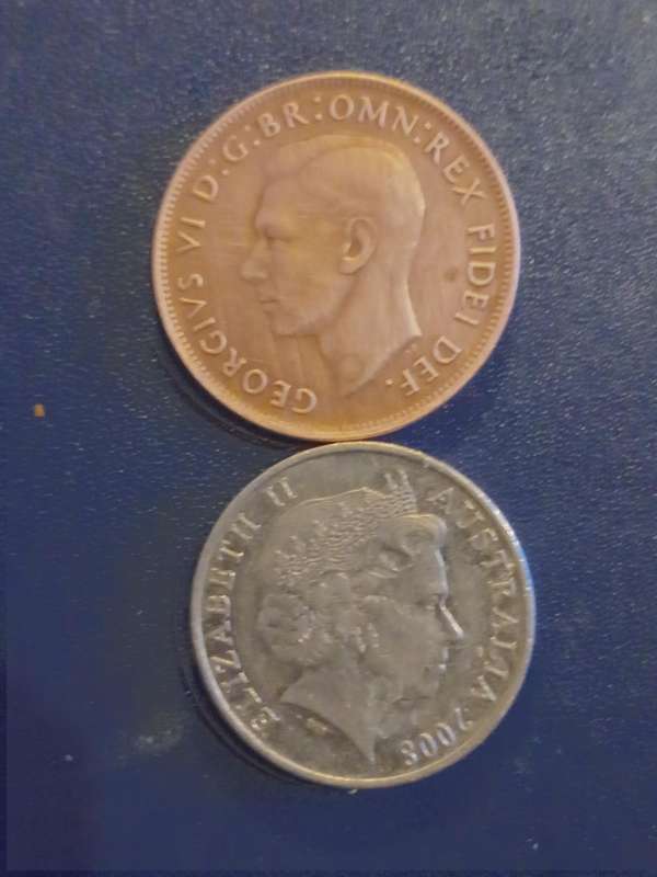1951 Australia penny,2008 Australia 20c
