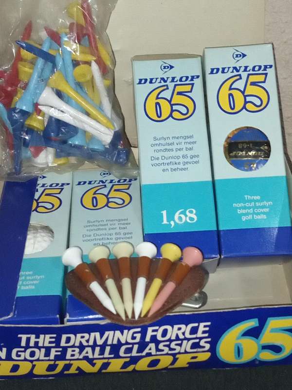 Extremely rare vintage dunlop65  golf balls and tees.afrikaans& English