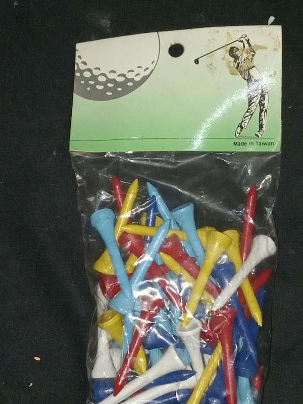Extremely rare vintage dunlop65  golf balls and tees.afrikaans& English