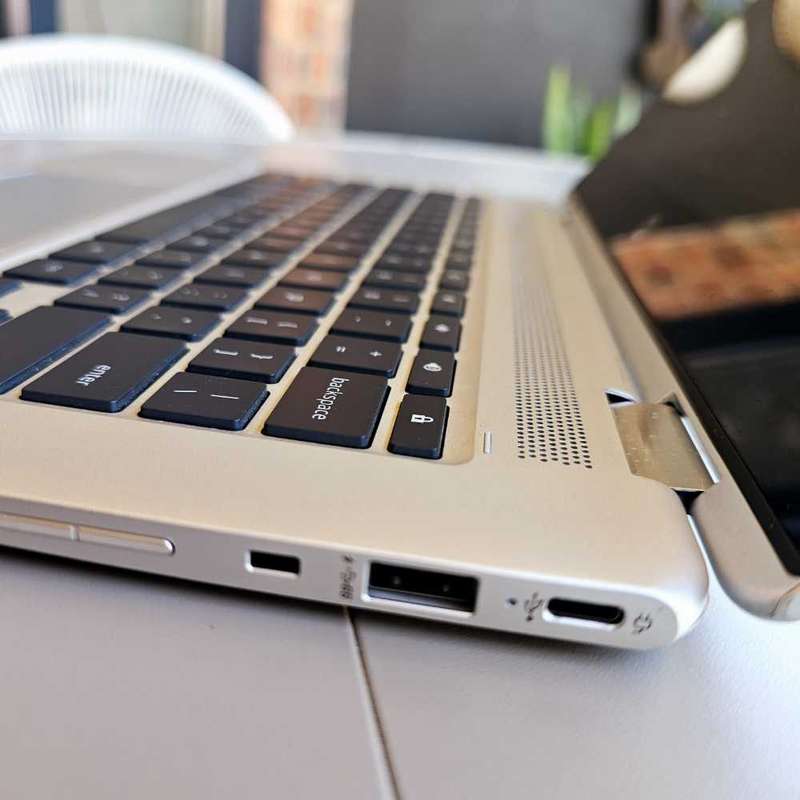Hp chromebook x360 core i7 8th gen