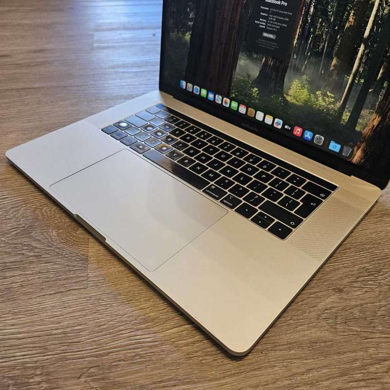 2018 MacBook pro i7 (15 inch) touchbar