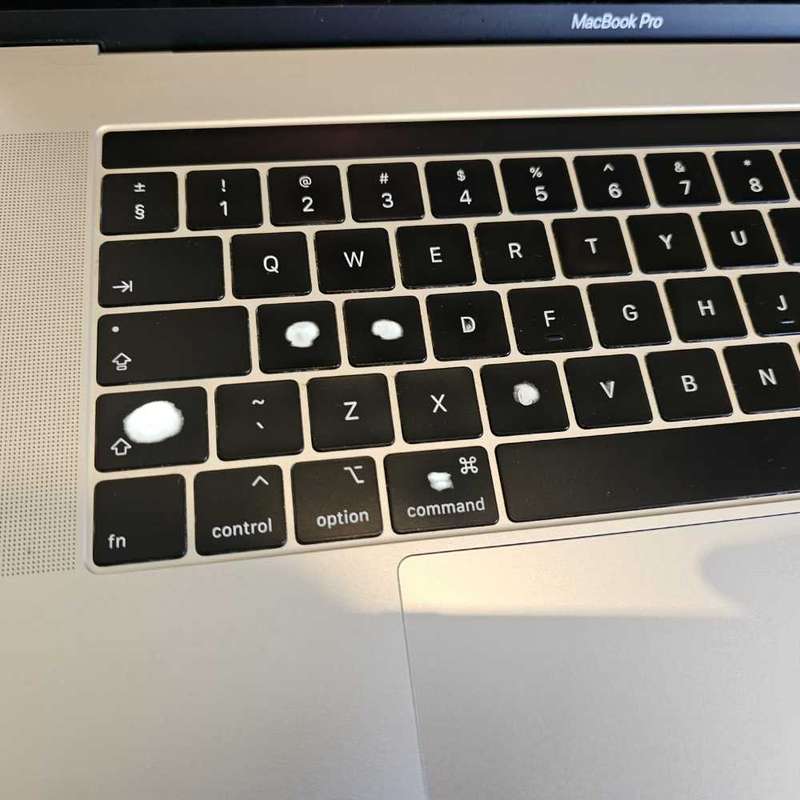 2018 MacBook pro i7 (15 inch) touchbar