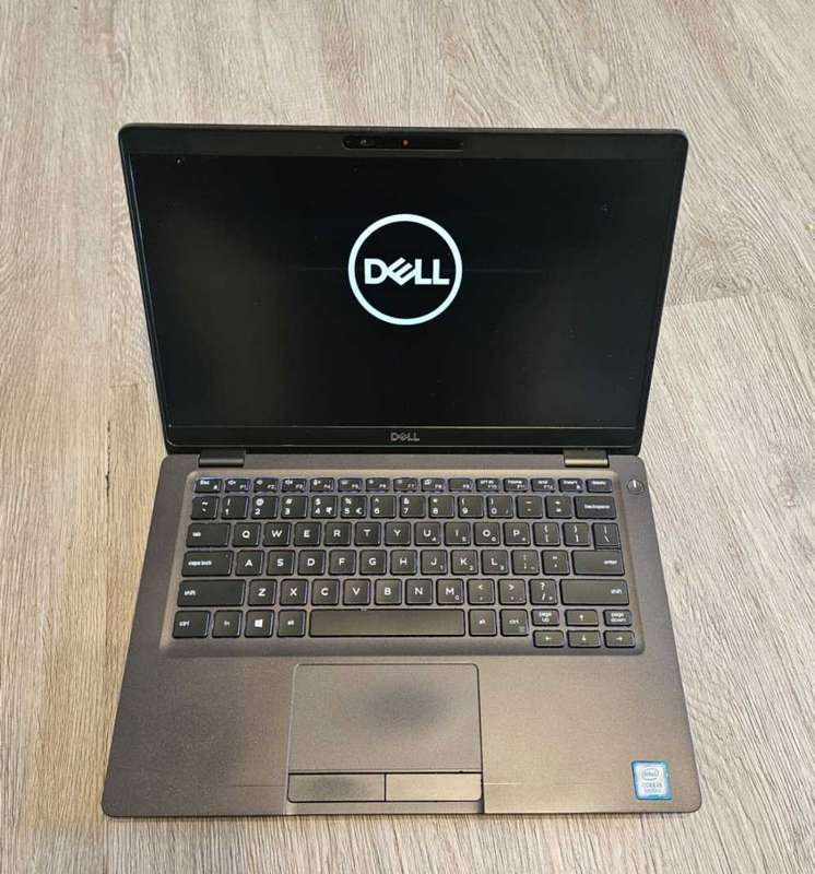 Dell latitude 5300 Touchscreen core i5 8th generation.