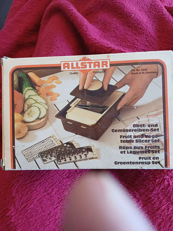Vintage Allstar Fruit and Vegetable Slicer Set