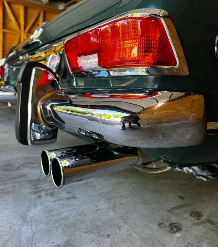 Mercedes-Benz class rolled exhaust tips