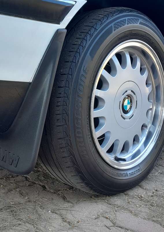 Bmw 16 inch 740i rims and tyres