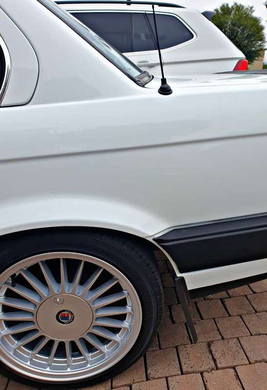 Bmw E30 Shadowline manual Antennas