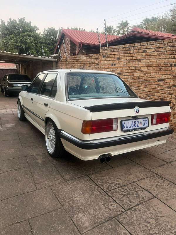 Bmw e30 333i mtech 1 fiberglass kit
