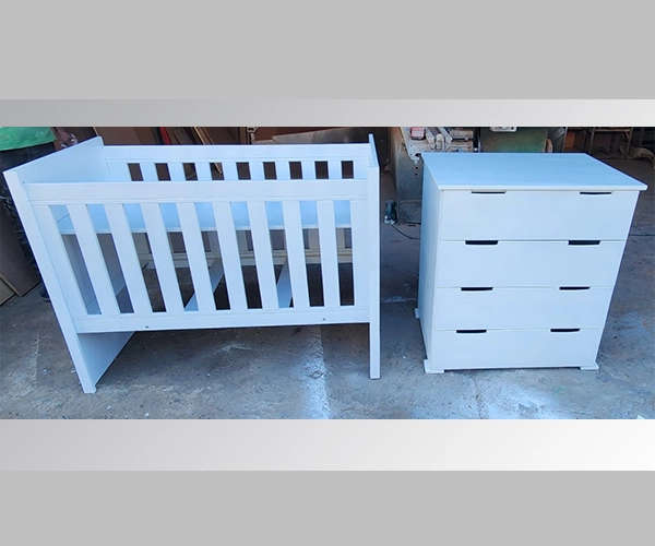 Nursery Baby cot and compactum